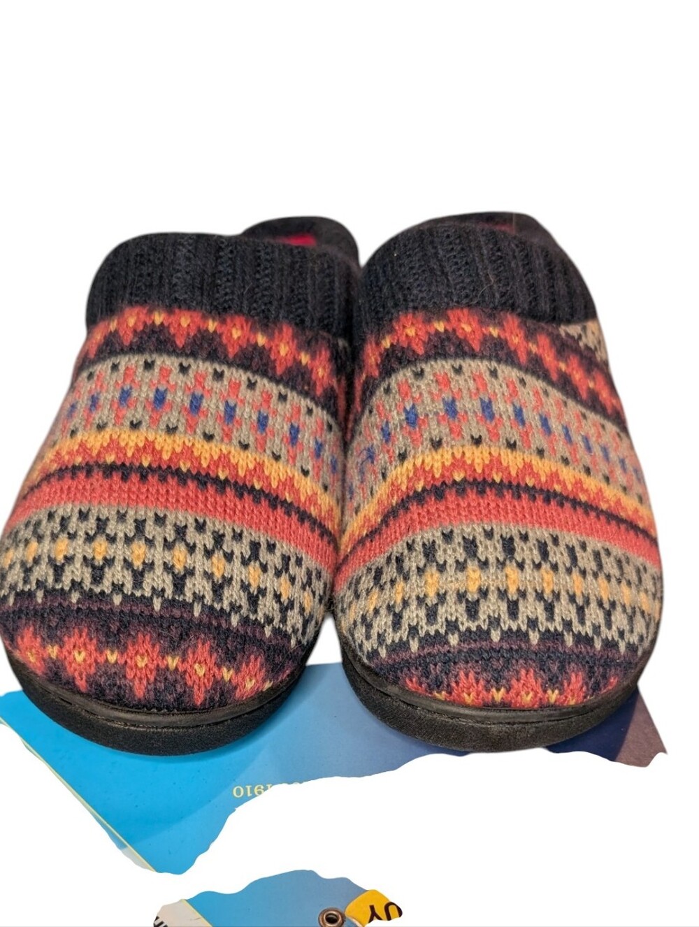 New Isotoner multi-colored Fair Isle geometric knit pattern ribbed collar 7.5-8